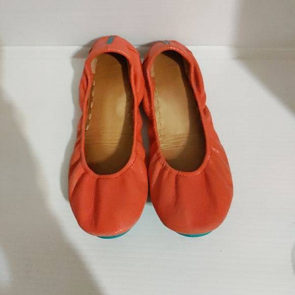 Tieks Size 8 Limited Edited Poppy Orange  Flat Shoes - Picture 1 of 7